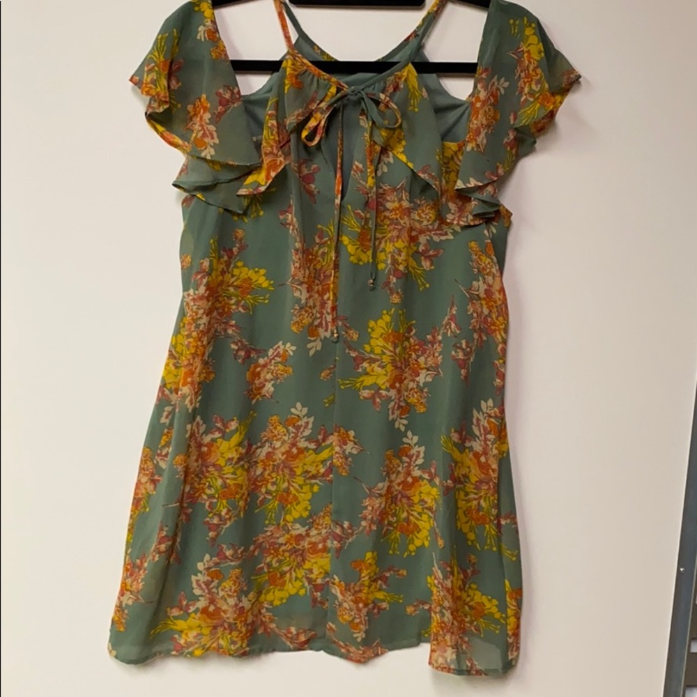 Dress - Picture 5 of 5